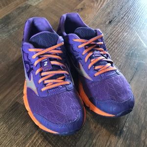 Mizuno purple and orange. Women’s 6